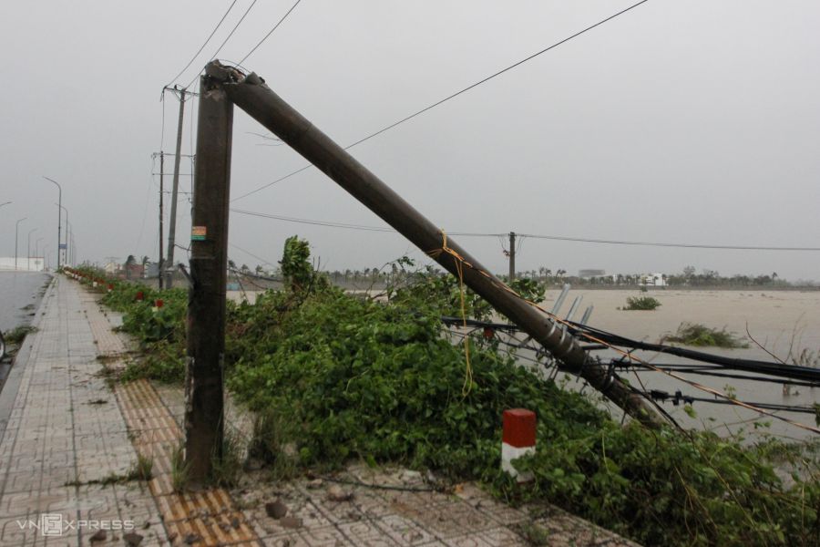 Storm Noru leaves trail of damage in central Vietn